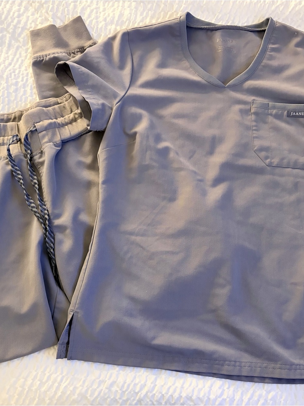 Jaanuu women’s V-Neck Scrub Top and Pants - gray Sz S